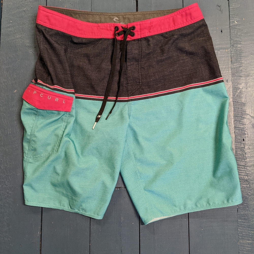 RipCurl Men's Shirts size 34.  Box 38